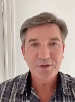 daniel o'donnell reads message to bride and groom
