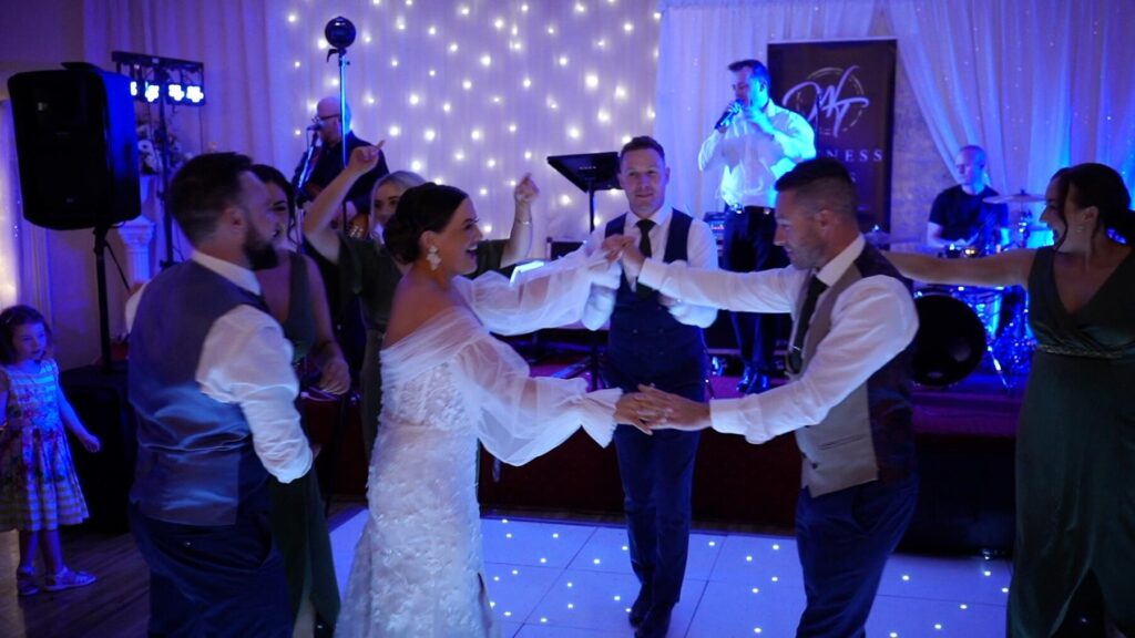 Wedding Video Highlight Film first dance in Blue Haven